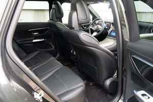 Mercedes-Benz Classe GL C 300 Turbo 2024 Noir Propre avec Jantes Alliage R17, Sièges en Cuir, Système de Navigation, Démarrage à Distance et Toit Ouvrant - Product Image 3