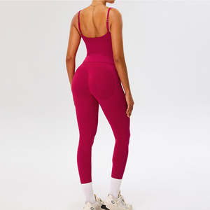 Ensemble de yoga pour femmes, sans couture, respirant, taille haute, haut court à col carré et leggings sensation seconde peau pour la course à pied et la salle de sport - Product Image 2