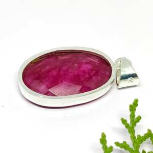 Pendentif élégant en béryl rouge pierre naturelle en argent sterling bijoux faits à la main beau cadeau pour lui ou elle - Product Image 6