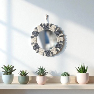 Miroir rond élégant en macramé à suspendre au mur pour la décoration de festivals, les fêtes, les cadeaux et les intérieurs d'inspiration bohème, vente en gros en provenance d'Inde - Product Image 6