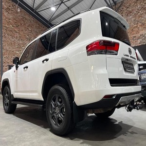 Meilleur prix utilisé pour Toyota pour Land Cruiser SUV Confort orienté avec sièges en tissu Direction à droite Livraison rapide disponible - Product Image 4