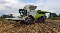 Moissonneuse-batteuse automatique d'occasion Claas LEXION 8700 pour la récolte du thé, du manioc et des olives