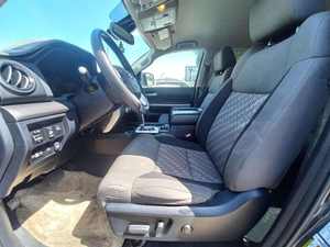 Camioneta Usada 2022, 4.6L, 6 Cilindros, Caja de Cambios Automática, Tracción en las Cuatro Ruedas, Asientos de Cuero, Interior Oscuro, Control de Crucero, Techo Panorámico, 6 Bolsas de Aire - Product Image 4