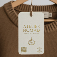 Étiquette suspendue de luxe en papier kraft imperméable et écologique, gaufrée/découpée, avec logo personnalisé pour vêtements, chaussures et marques de boutiques