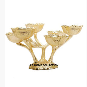 Cuenco de pie de metal de hierro de color dorado a la moda con vidrio elegante en forma redonda para fines decorativos y de servicio - Product Image 4