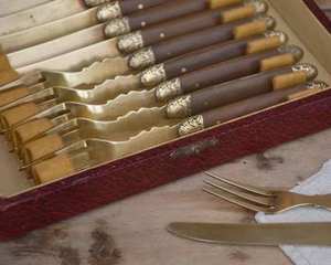 Ensemble de fourchettes en acier inoxydable gris au design antique fini miroir, idéal pour les restaurants et les hôtels et les dîners élégants de l'Inde - Product Image 4