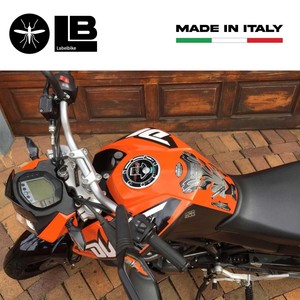 Adesivo Protettivo 3D per Tappo Serbatoio Compatibile con KTM 125 Duke 2013-2016, Decalcomania Logo Moto, Elegante Decorazione con Logo - Product Image 3