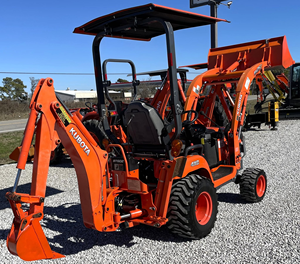 Chargeuse-pelleteuse Kubota avec cabine |    Kubota BX25D 25HP 4x4 863 heures |   Chargeuse-pelleteuse Kubota BX23 d'occasion en bon état - Product Image 3