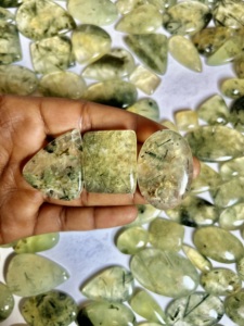 100% cabujón de Prehnita de grado AAA Natural, piedra preciosa de cristal curativo verde, tamaño personalizado suelto para la fabricación de joyas, gemas Trimurti - Product Image 3
