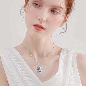 Colliers d'urne papillon en métal pour cendres Bijoux d'urne pour cendres humaines pour femmes Collier de crémation de coeur pour cendres Taille personnalisée - Product Image 4