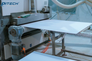 Tablero de espuma de PVC Premium de Pitech Vietnam, diseño de grano de madera de alta densidad laminado para uso decorativo de muebles, incluye corte - Product Image 4