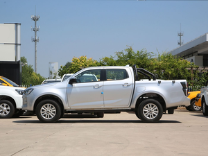 Camioneta Diésel de 2.5T, Opciones 4x4 / 4x2, Vehículo Utilitario Comercial y Camioneta Preparada para Acampar - Product Image 3