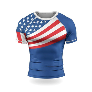 Vêtements de sport Chemises de compression pour adultes Design imprimé drapeau américain Manches courtes Polyester Spandex Rash Guards - Product Image 1
