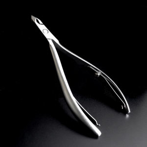 Salon de manucure professionnel en acier inoxydable pince à cuticules Vina VNC-04-GC produit chaud de haute qualité pour le nettoyage des cuticules des doigts - Product Image 6