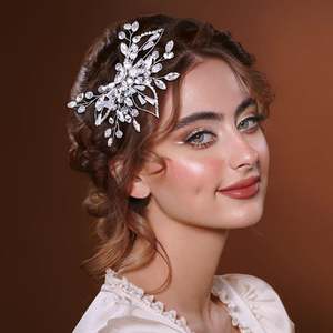 หวีผม Bridella BHP831-S สีเงิน ประดับคริสตัลและเพชรเทียม สวมใส่สบาย เหมาะสำหรับงานแต่งงานและงานพิธีการต่างๆ อุปกรณ์เสริมผมสุดหรู - Product Image 1