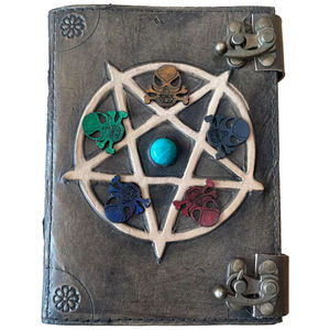 Handgemaakt Ronde Ster Pentagram In Reliëf Met Enkele Stenen Bezaaide Echt Lederen Hardcover Notitieboek Met <span class=keywords><strong>2</strong></span> Antiek Messing C-Lock - Product Image 1