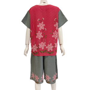 Pyjama pour femmes à manches courtes et pantalon court en rayonne de bonne qualité par Crysanta - Product Image 5