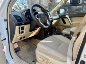 Toyota Prado d'<span class=keywords><strong>occasion</strong></span>, SUV <span class=keywords><strong>7</strong></span> <span class=keywords><strong>places</strong></span>, essence, transmission automatique, caméra de recul, toit ouvrant électrique, grand <span class=keywords><strong>espace</strong></span>, R17, conduite à gauche - Product Image 4