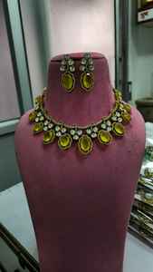 Magnifique ensemble de colliers de qualité supérieure, idéal pour les tenues ethniques et occidentales, parfait pour les soirées et les mariages. - Product Image 6