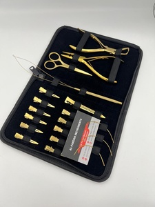 Kit d'outils pour extensions de cheveux couleur or plasma, pinces en acier inoxydable avec logo personnalisé, pinces à boucle, ciseaux, aiguilles, pochette noire - Product Image 6