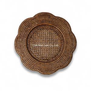 Assiette de présentation en rotin de haute qualité pour table à manger, fabriquée par des artisans vietnamiens qualifiés à partir de fibres naturelles - Product Image 1