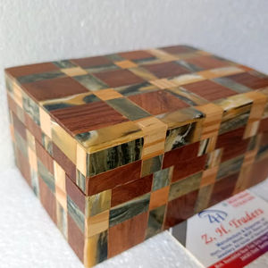 Designer Box Bone Inlay Home Decorative Boxes Vente en gros Prix abordable Bone Inlay Storage Box Antique from India - Product Image 1