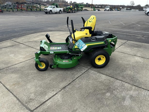 Tondeuse autoportée à rayon de braquage zéro John Deere Z320R Z320M 2025 avec moteur V-Twin 21,5 CV et plateau de coupe de 42 pouces à vendre - Product Image 2