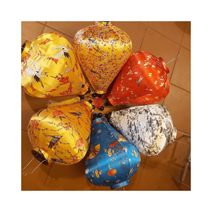 Lanterne en papier vietnamienne culturelle unique pour lanternes faites à la main en papier de style oriental pour la décoration de fête/mi-automne - Product Image 1