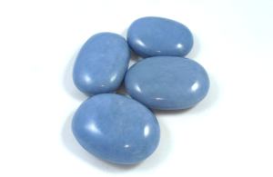 หินปาล์มคริสตัลธรรมชาติขัดเงาด้วยความรักหินธรรมชาติขนาดพกพาสำหรับเป็นของขวัญสำหรับการทำสมาธิ - Product Image 4