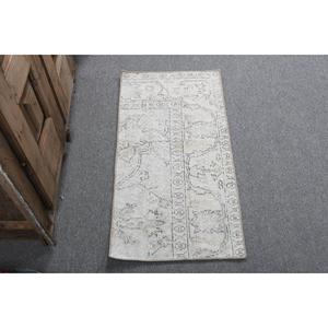 พรมวินเทจตุรกี ขนาด 1.5x3 ฟุต ลายต้นไม้และพืชสีขาว - Product Image 1