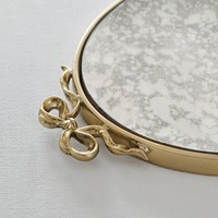 Plateau ovale vintage en métal avec poignée en forme d'arc Plateau de service décoratif en miroir pour bijoux et vanité