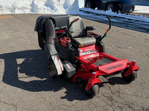 เครื่องตัดหญ้าแบบ Zero Turn ยี่ห้อ Gravely รุ่น 915206 ปี 2016 ขนาด 28V ขับเคลื่อนด้วยตัวเอง เครื่องยนต์ 4 จังหวะ ระดับอุตสาหกรรม พร้อมถุงเก็บหญ้า - Product Image 4