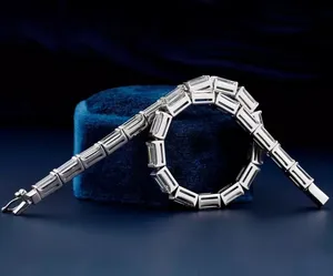 Pulsera de tenis de diamante simulado con corte de baguette blanco de 9 quilates Brazaletes y pulseras de moissanita plateada de 7 pulgadas - Product Image 2