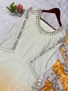 Nuevo Conjunto de Diseñador para la Temporada de Bodas: Hermosas Cuentas con Bordado de Espejos Reales, Top y Pantalón con Dupatta - Product Image 4