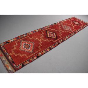 Tapis turc vintage, tapis Herki 2,7x11,8 pieds, tapis en laine rouge et noir à motifs floraux - Product Image 4