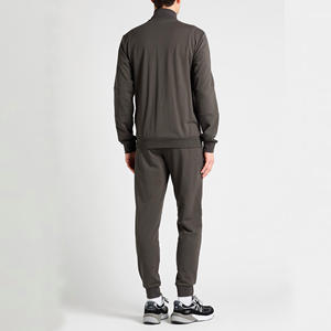 Veste de football d'hiver pour hommes personnalisée survêtement de football en molleton chaud vêtements de sport d'entraînement écologiques uniformes football imprimé - Product Image 3