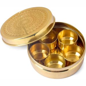 Juego de Especieros Masala Dabba de Latón Chapado en Oro Prisma Designs, Tapa Grabada, Hermético, Apto para Alimentos, Tradicional de la Cocina India - Product Image 1