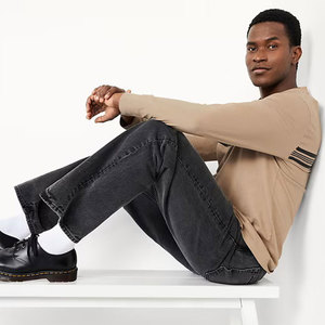 T-shirt beige à manches longues pour hommes avec motif à rayures sur la poitrine Col rond élégant Coton doux Tenue décontractée Confortable Automne Haut tendance - Product Image 3