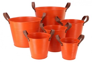 Jardinières en métal robustes pour plantes de grande taille, dotées d'un design sophistiqué qui rehaussera l'esthétique de votre patio ou de votre jardin - Product Image 3