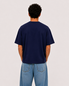 T-shirt moderne bleu marine AURA à manches courtes pour homme, coupe ample, 220 g/m², 100 % coton, toucher premium, anti-boulochage, idéal pour l'été, fabriqué en Italie - Product Image 3