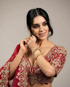 Choli de Seda con Bordado de Diseño Nuevo Estilo Bollywood para Mujeres o Niñas, Material Modal y Lahenga de Alta Calidad Especial - Product Image 3