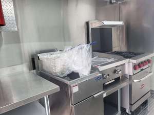 Remolque de Comida Móvil Comercial Refrigerado de 16 Pies Equipado para Sándwiches - Product Image 3