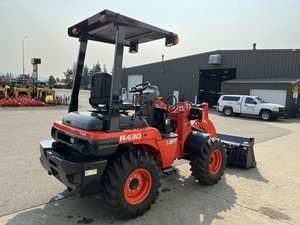 2023 Kubota R430 Hot New Model Cargadora de ruedas con motor central y componentes de bomba - Product Image 2