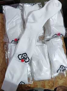 Chaussettes blanches pour hommes, en coton tricoté jacquard avec logo géométrique, respirantes, pour usage quotidien, épaisseur standard, saison printemps - Product Image 2