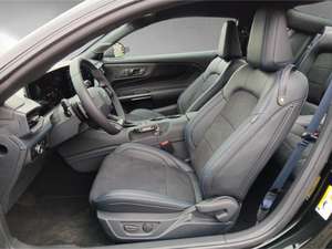 USADO 2025 Ford Mustang Fastback (454) hp 5.0L 8 Cilindros 4WD Volante a la Izquierda Transmisión Automática - Product Image 2