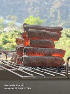 100% Briquetas de barbacoa hechas a máquina de madera blanda de madera dura natural Premium carbón ecológico ceniza blanca 7850J calorías sostenibles - Product Image 6