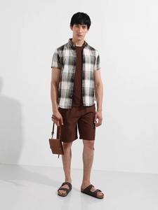 Shorts en jean pour homme, style urbain tendance, tissu léger, mouvement facile, parfait pour l'été, les sorties en plein air et les looks décontractés - Product Image 6