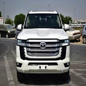 (F&H) Toyota Land Cruiser 300 VXR V6 3.3L Twin Turbo Diésel de 7 Asientos Usado 2025 - Product Image 2