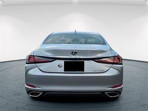 Increíble Lexus ES 350 FWD 2024 Usado en Perfectas Condiciones con Bajo Kilometraje en Existencia, Ofrecido a una Fantástica Oferta que No Querrás Perder - Product Image 2