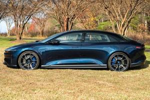 DROP SHIPPING D'occasion 2024 Lucid Air Sapphire 1,234 HP Triple-Motor AWD Voiture de luxe non modifiée DIY Grade France Garantie 3 ans - Product Image 2